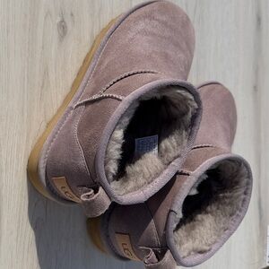 UGG Mauve Suede Boots with Plush Lining